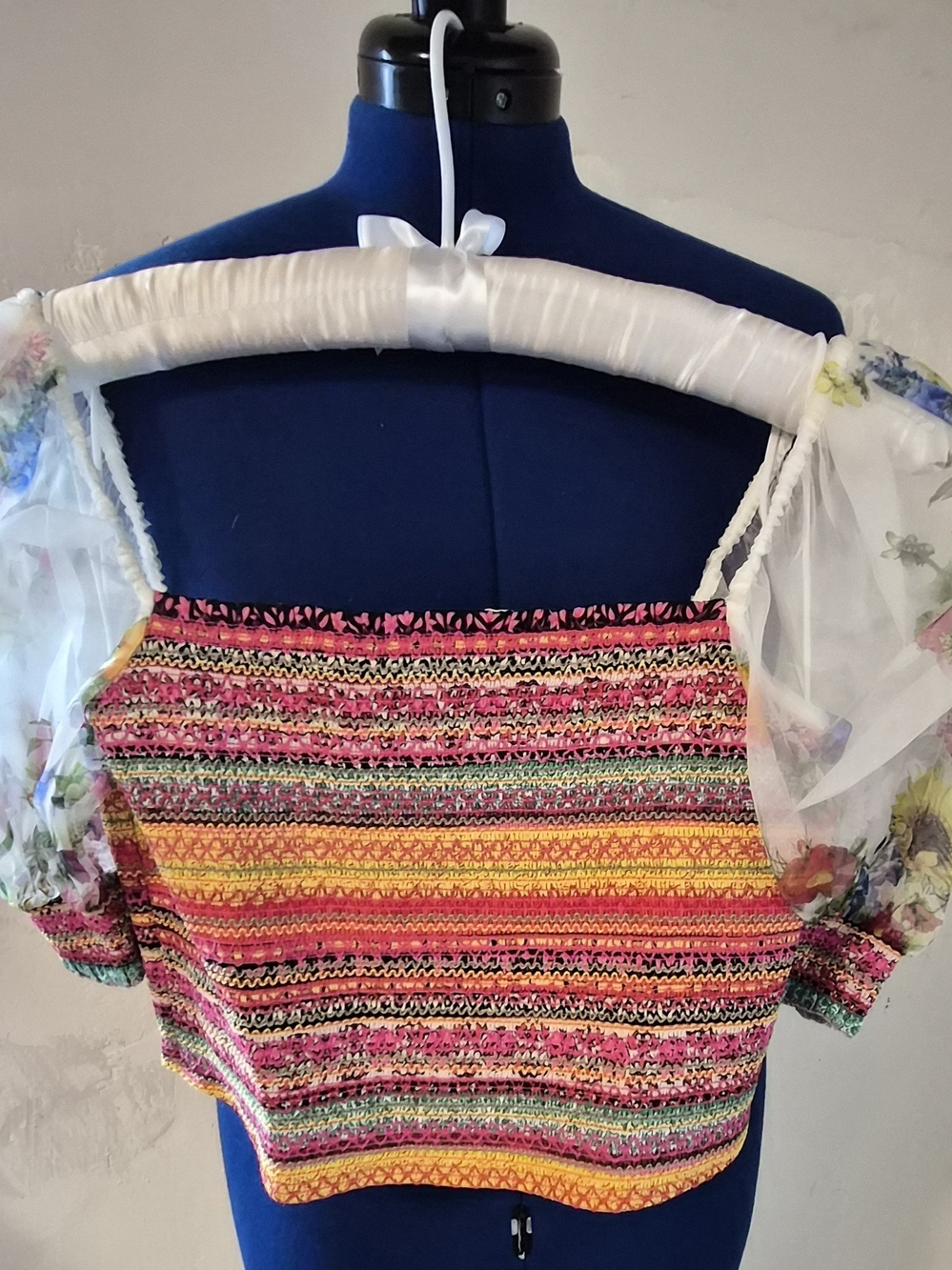 Alice & Oliva Arnelle Puff Sleeve Smock Crop Top